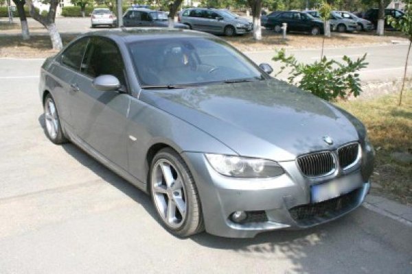 Cum ajung BMW-urile furate să fie vândute la Constanţa. Un fals poliţist, printre comercianţi